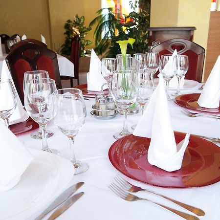 Hotel Melody Oradea Ngoại thất bức ảnh