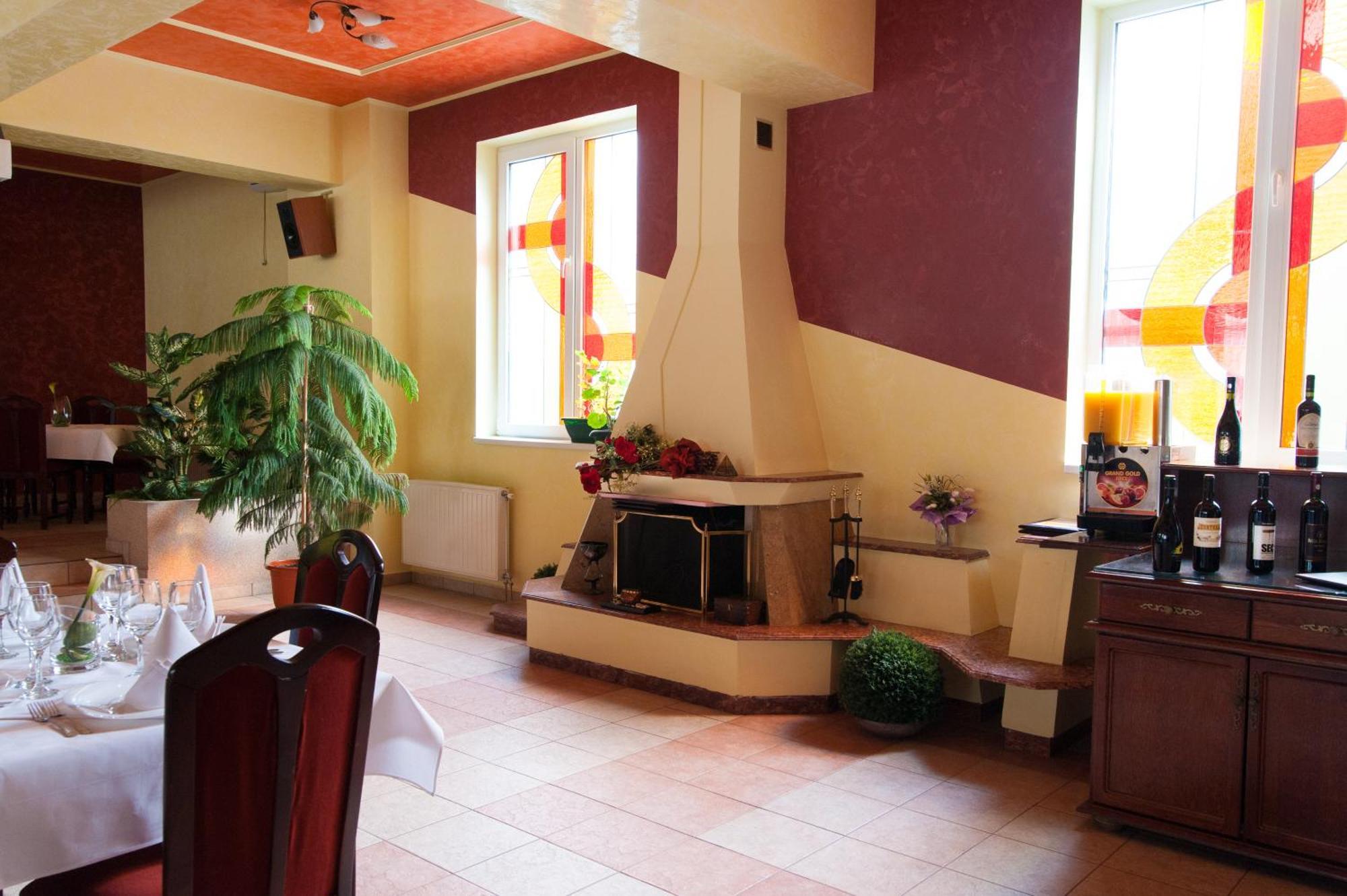 Hotel Melody Oradea Ngoại thất bức ảnh