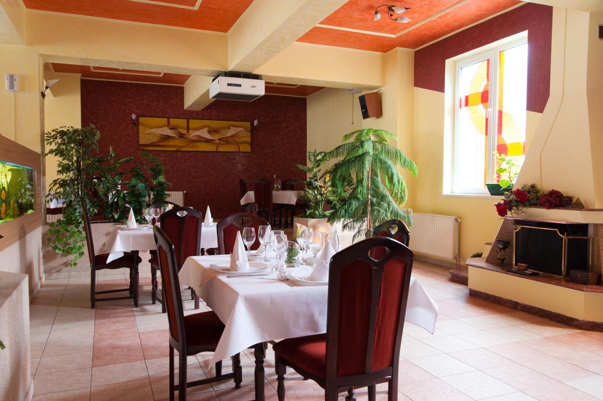 Hotel Melody Oradea Ngoại thất bức ảnh