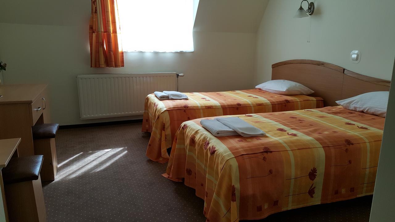 Hotel Melody Oradea Ngoại thất bức ảnh