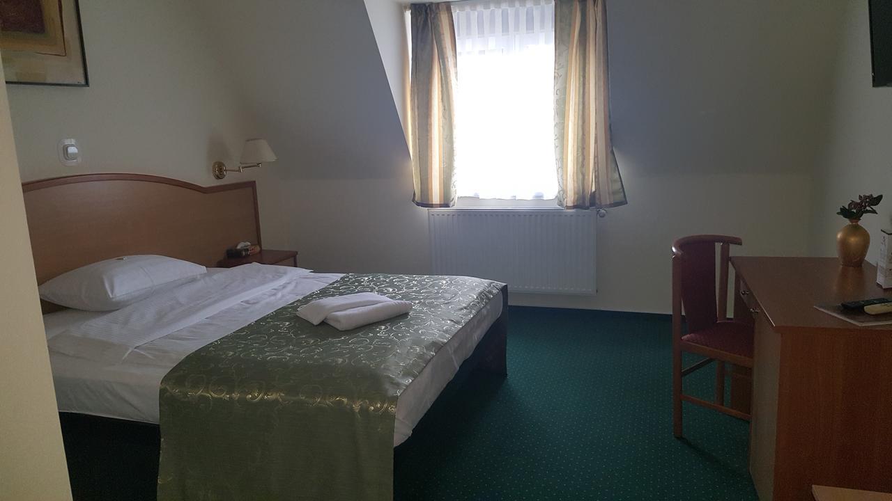 Hotel Melody Oradea Ngoại thất bức ảnh