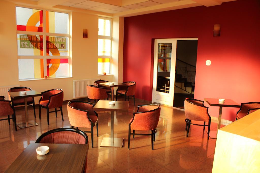 Hotel Melody Oradea Ngoại thất bức ảnh