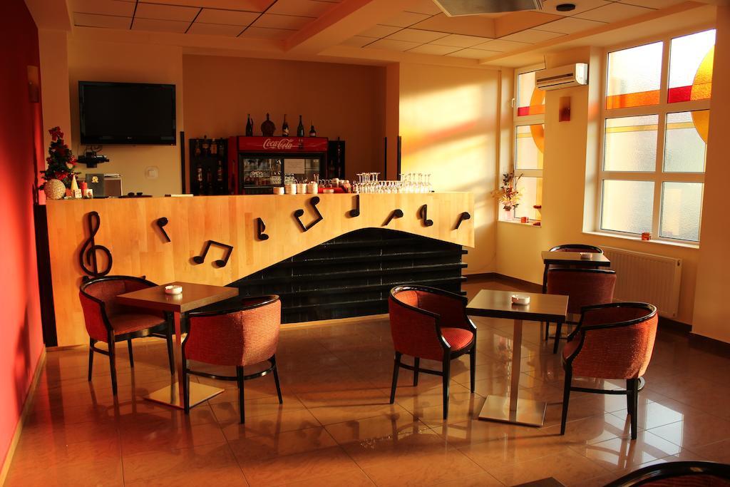 Hotel Melody Oradea Ngoại thất bức ảnh