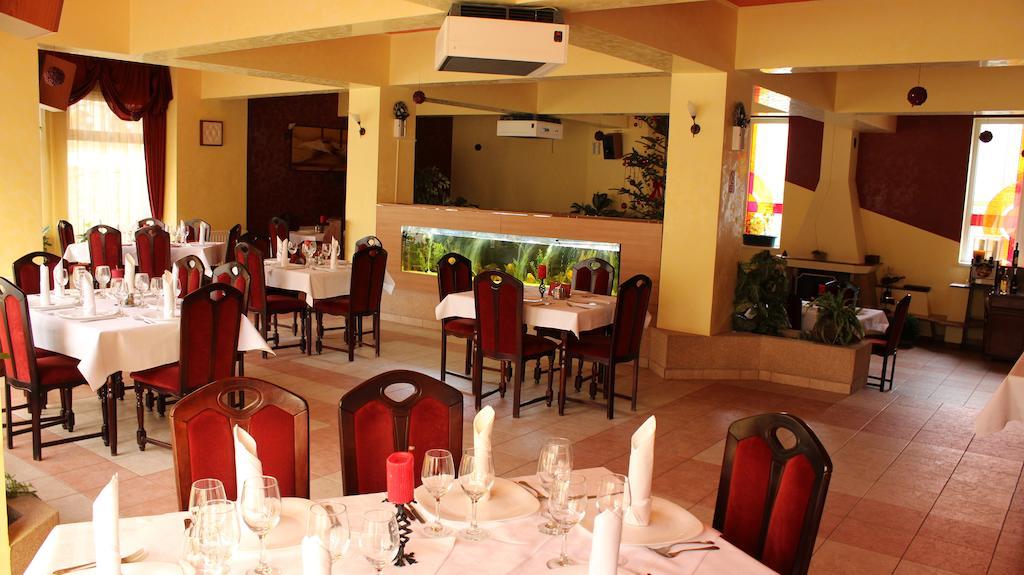 Hotel Melody Oradea Ngoại thất bức ảnh