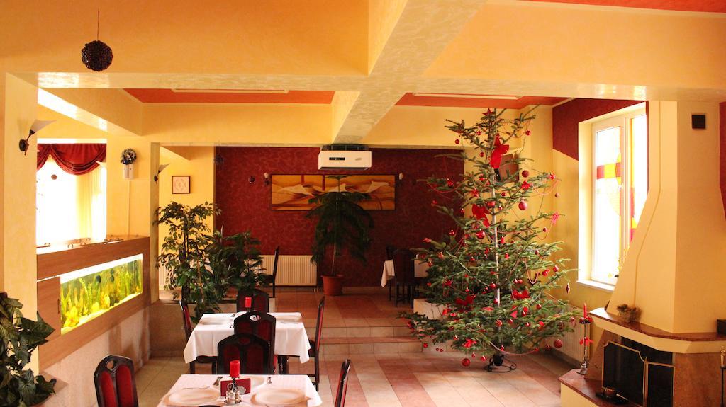 Hotel Melody Oradea Ngoại thất bức ảnh